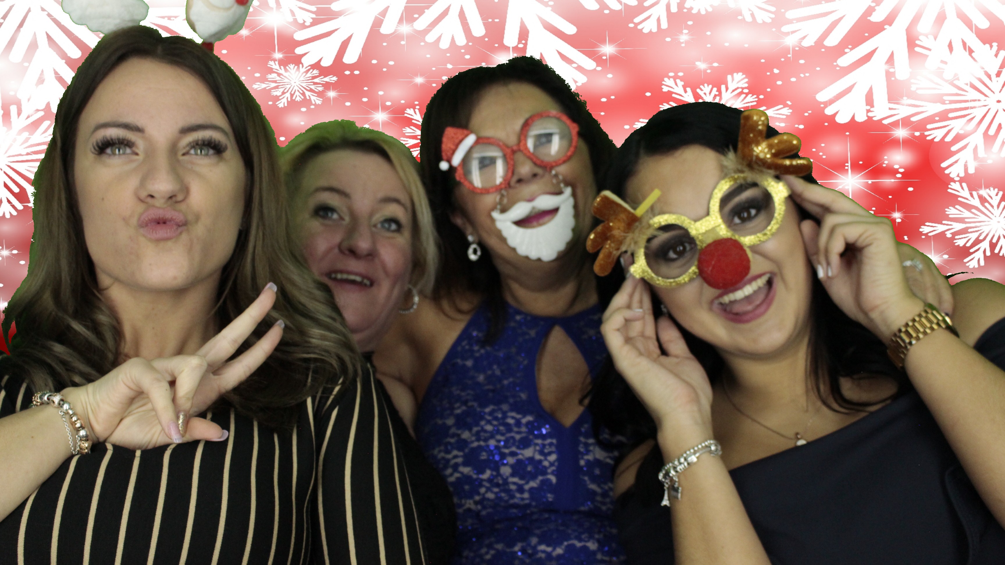 Portsmouth Water Christmas Party | View more photos from the event at gallery.myphotoboothexperience.co.uk/u/MyPhotoBoothExperienceLtd/Portsmouth-Water-Christmas-Party